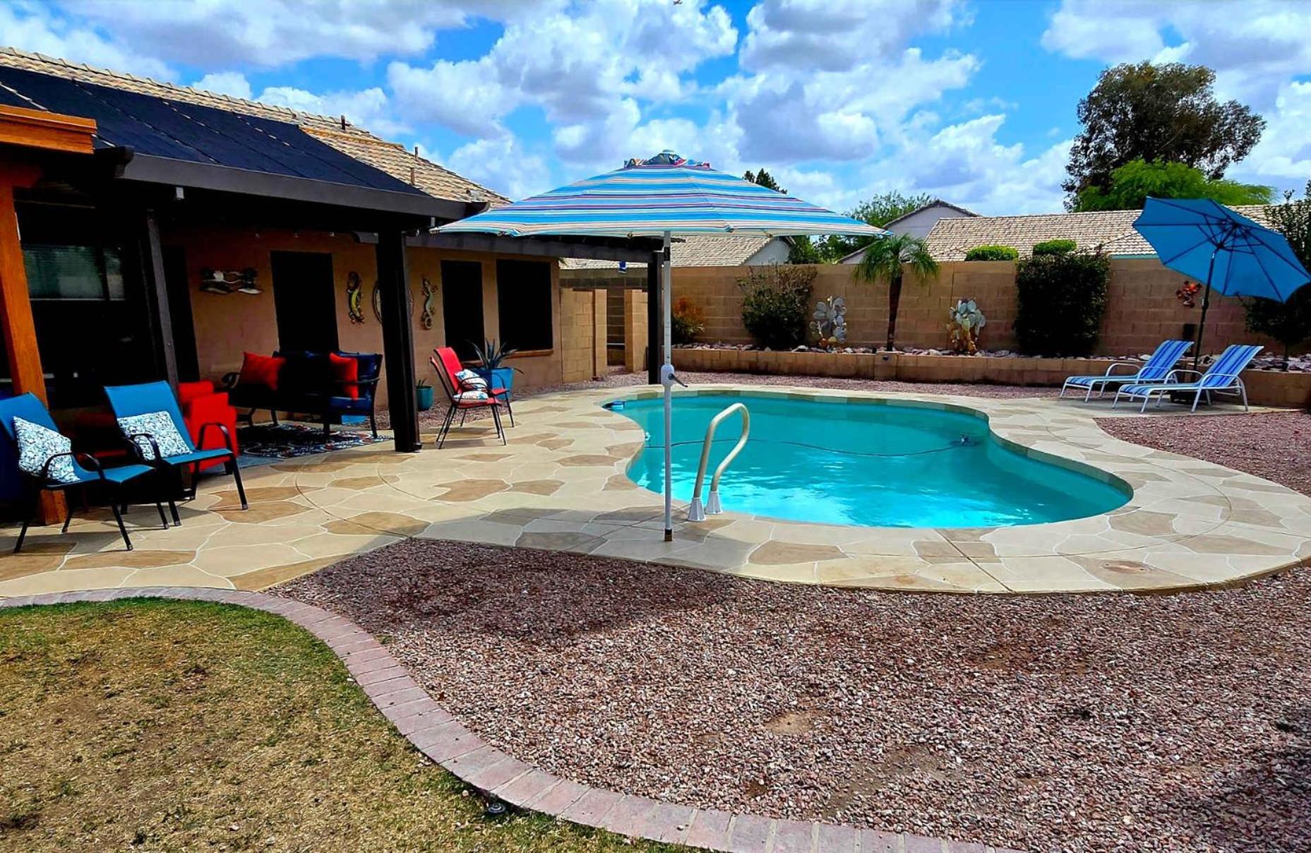 Cozy Home With Pool, Fire Table, Bbq, Rv Parking เมซา ภายนอก รูปภาพ